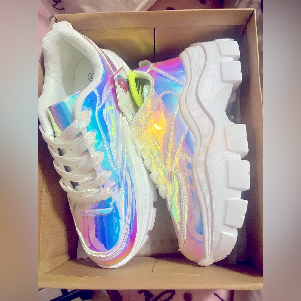 NWT BNIB Metallic platform Shoes!💗🤍🪩💎✨